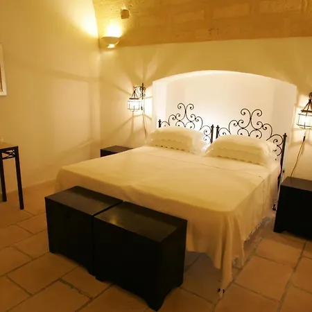 מלון Masseria Montelauro 4*
